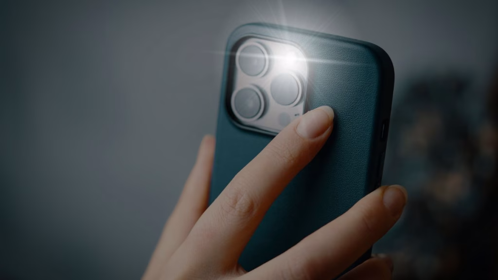 Cach bat den flash khi co thong bao tren iphone thumbnail